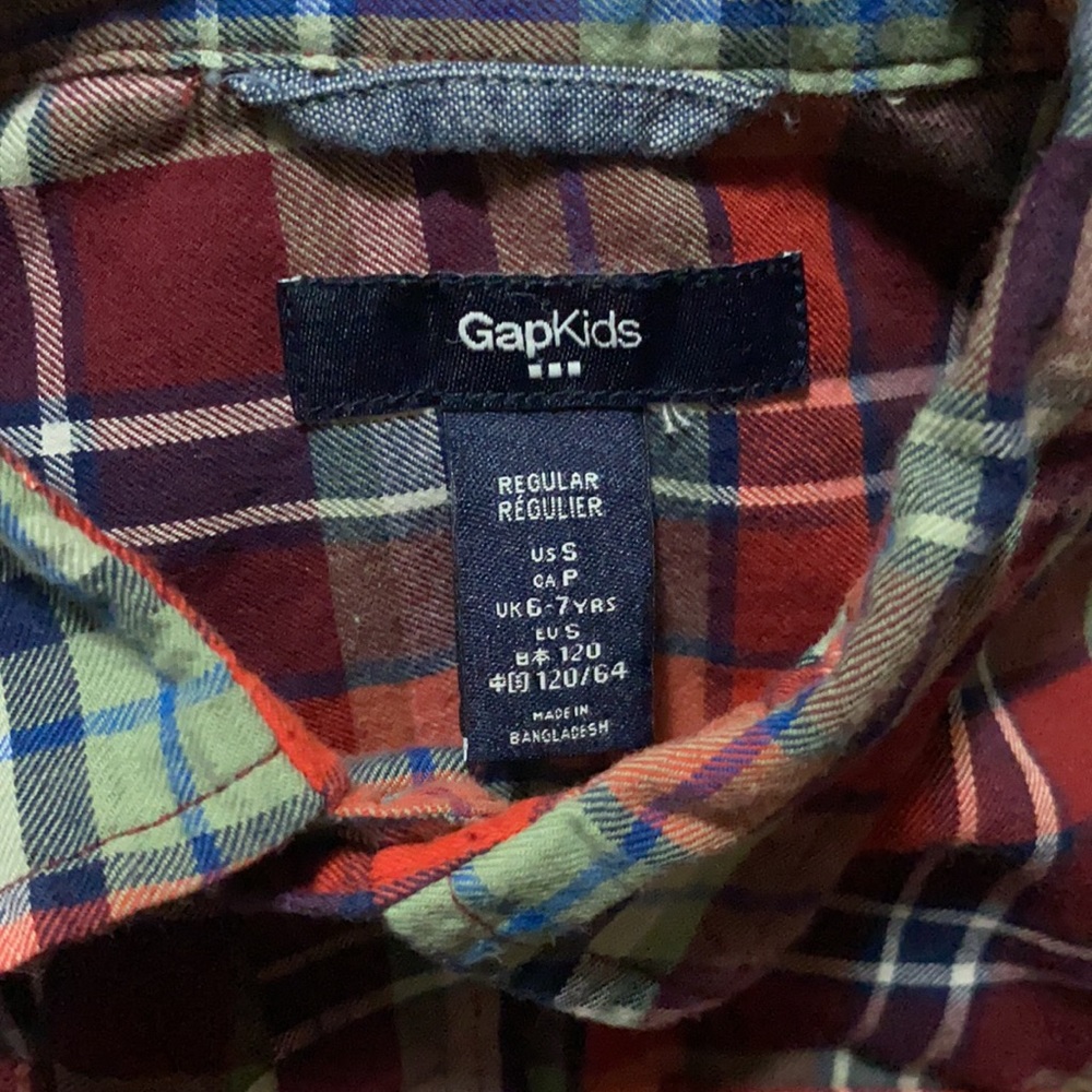 Gap plaid button down - Picture 2 of 4